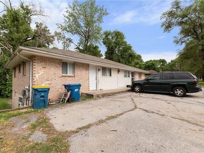 105 S Appleton St, Sugar Creek, MO, 64054
