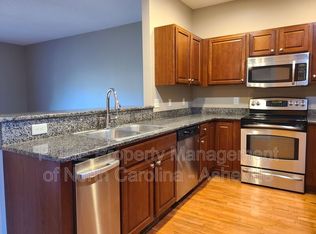 40 Foxden Dr UNIT 101, Fletcher, NC 28732