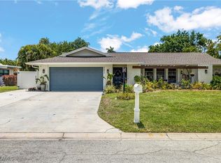 5692 Eichen Cir W, Fort Myers, FL 33919
