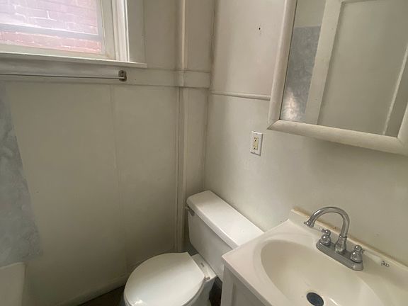 3rd image of 4704 Michigan Ave #2