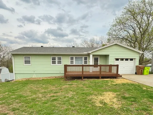 604 Summit Rd, Knob Noster, MO 65336