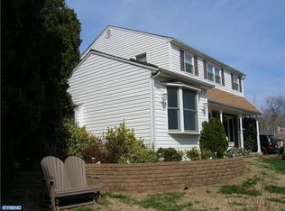 8 Dora Dr, Media, PA 19063