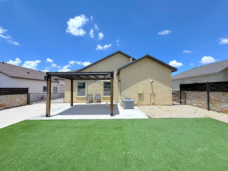 14364 Nick Drahos Ln — Photo 32
