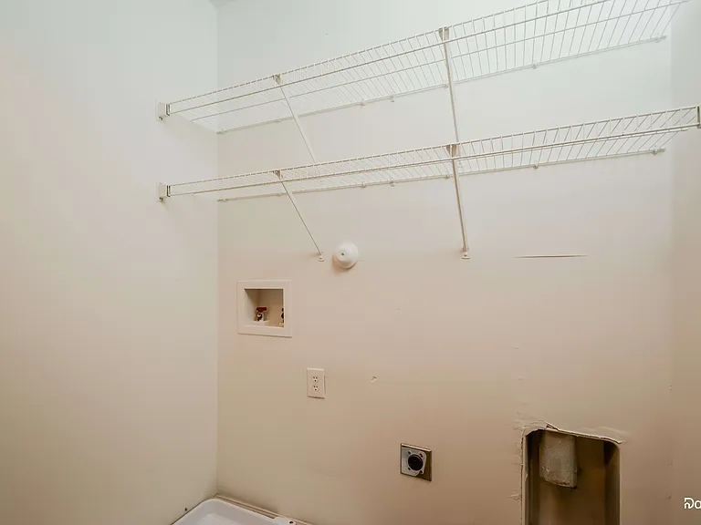 2870 Filbert St — Photo 13