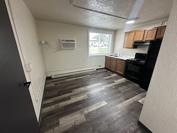 3rd image of 1007 N 2nd St #4