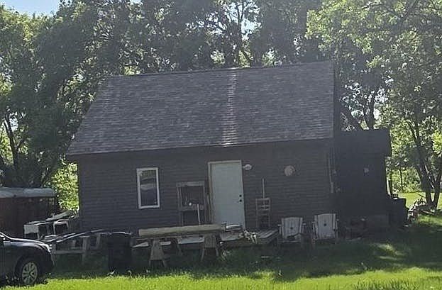 1st image of 106 4th St SE