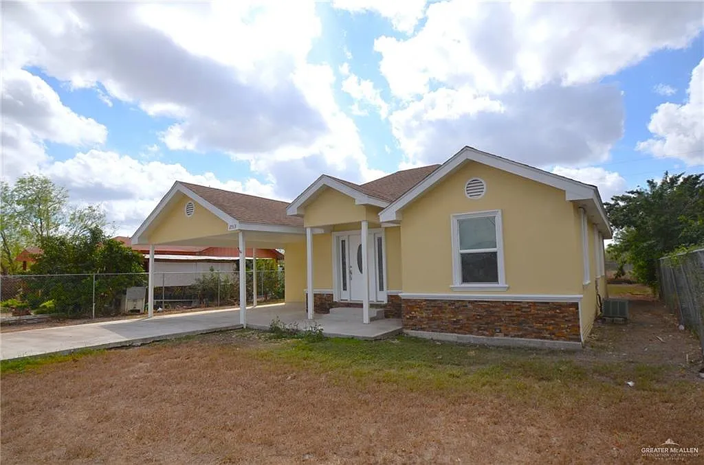 3 bed, 2.0 bath, 1492 sqft, $1,300 — Photo 2