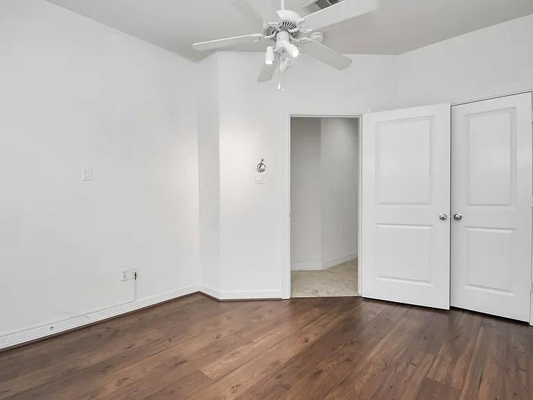 3900 Center St — Photo 5
