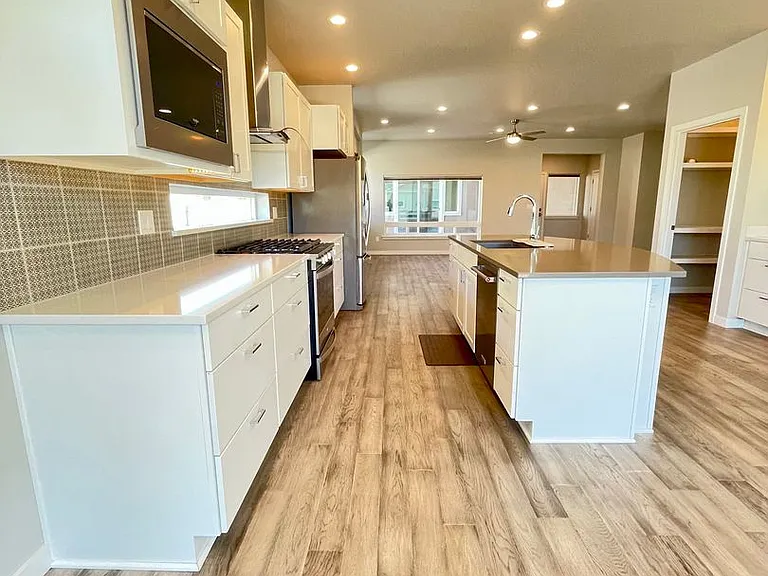 304 E Stanford Ave — Photo 18