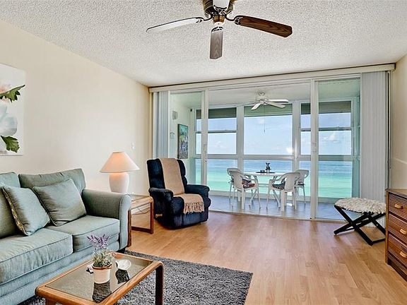 3rd image of 5300 Gulf Dr Unit 508