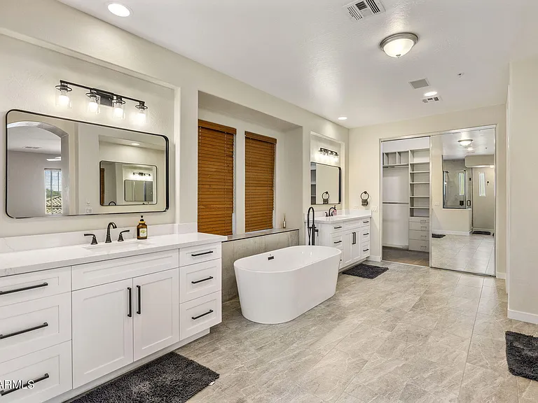 9572 E Mountain Spring Rd — Photo 31