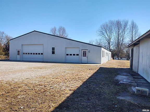 2nd image of 425 Pioneer Ln