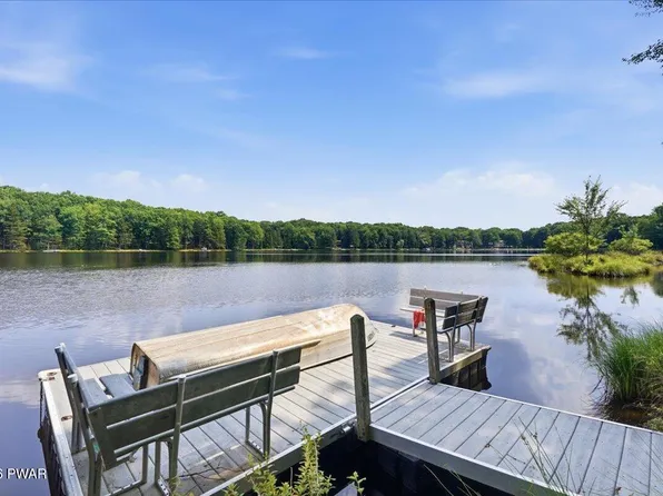 176 Spruce Lake Dr, Milford, PA 18337