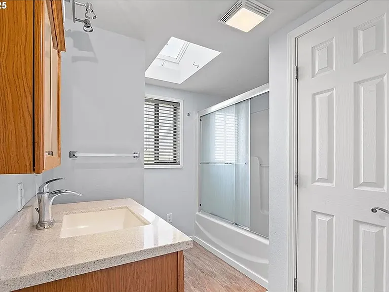1021 Deal St — Photo 18
