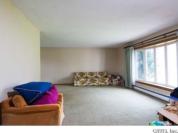 5th image of 7942 Glenbrook Dr