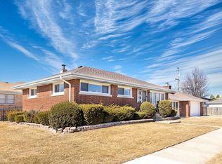 7500 W Carmen Ave, Harwood Heights, IL