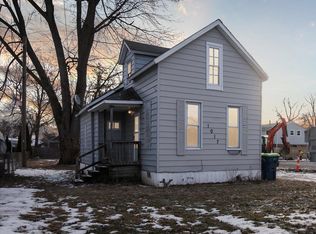 1017 Harrison St, Bay City, MI 48708