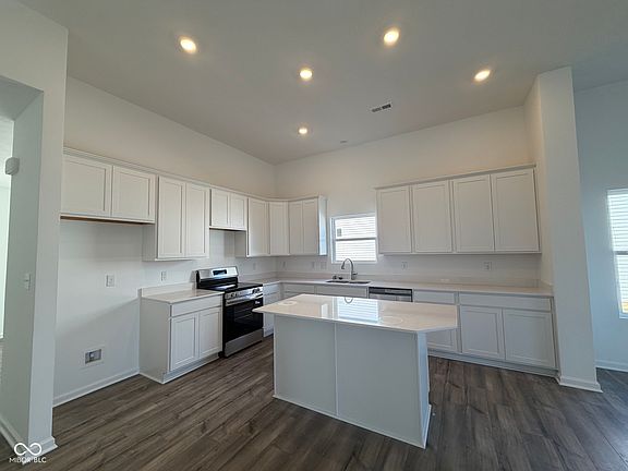 3rd image of 8202 Bearberry Ln