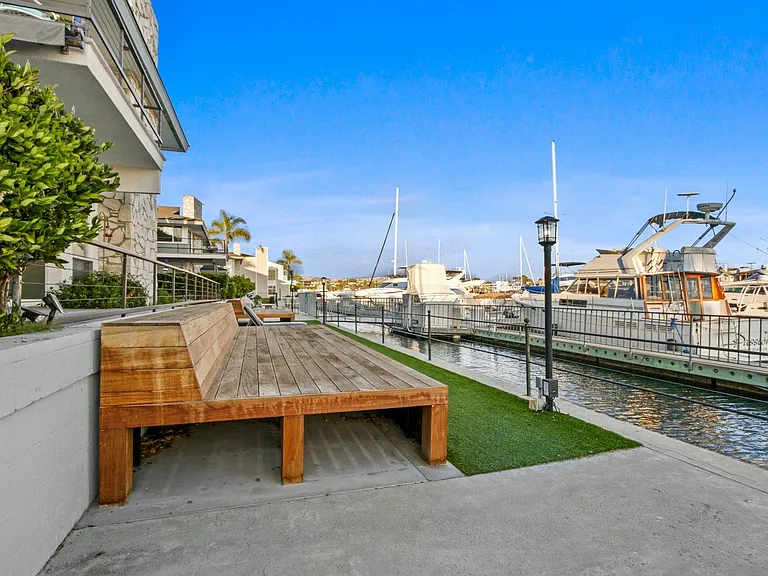 The Waterfront — Photo 169