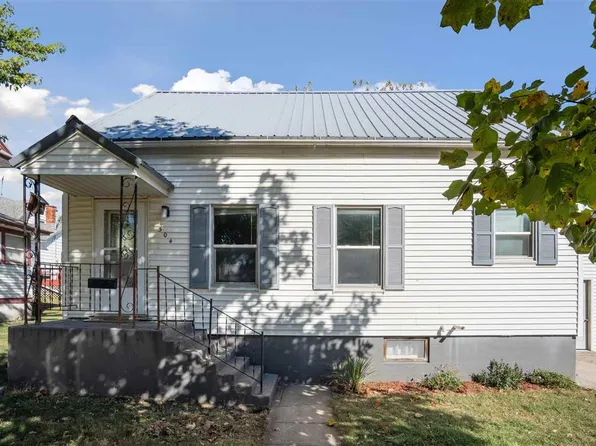 304 E 5th St, Tipton, IA 52772