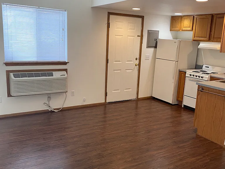 803 S Division St #B — Photo 3