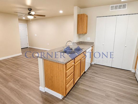 3rd image of 1805 E Overland Rd #14