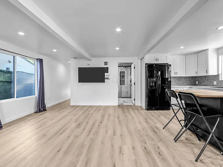 7834 Beck Ave — Photo 16