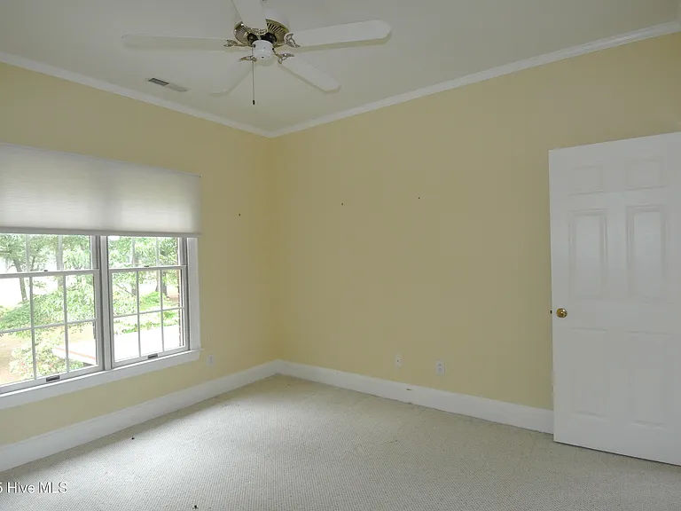 1113 Devonshire Dr — Photo 22