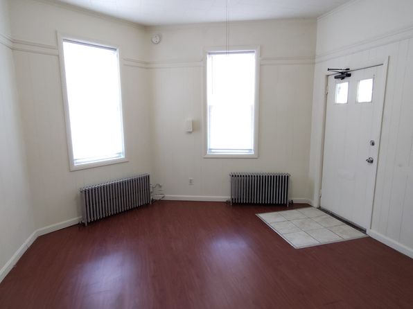 1635 Main St #1