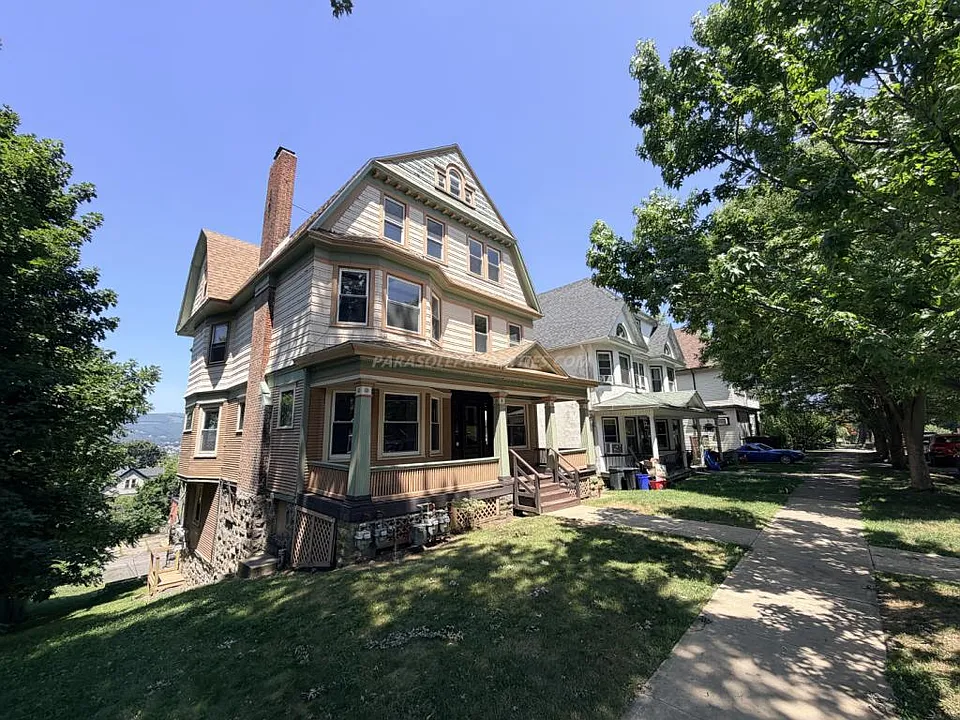 919 Clay Ave #3