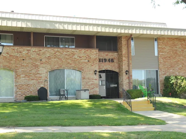 11946 West Mill ROAD #13, Milwaukee, WI 53225