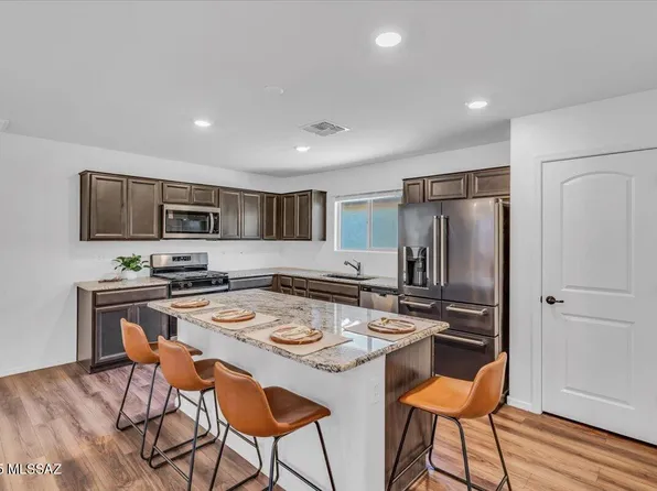 8969 E Linderbrook Dr, Tucson, AZ 85730