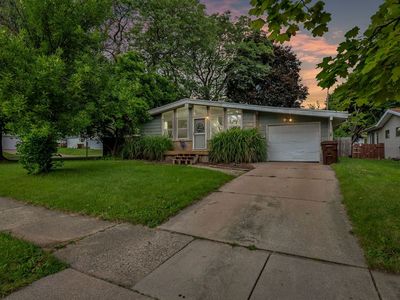 2303 Ridgeline Dr, Lansing, MI, 48912