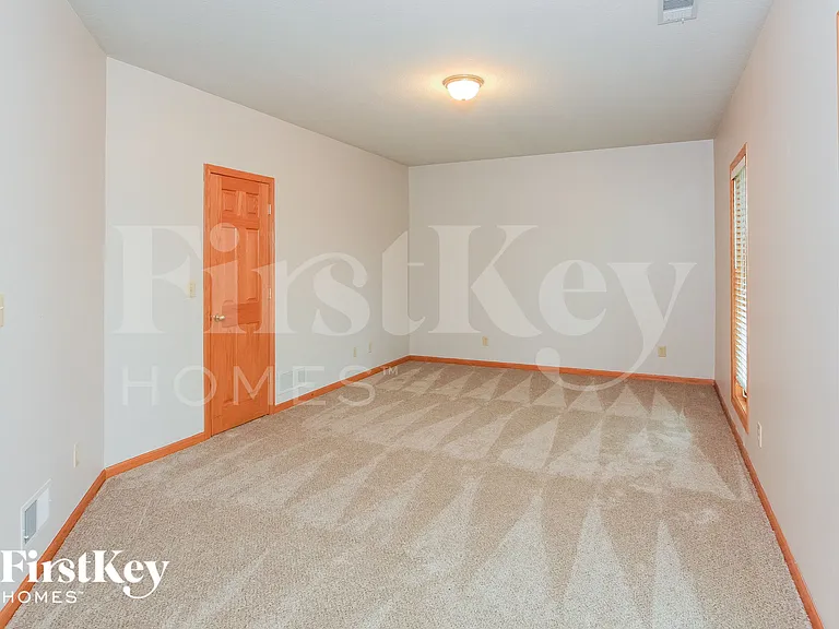 15541 Pine Rdg — Photo 11