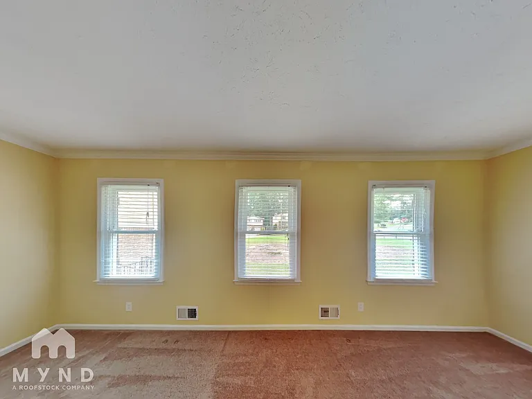 1645 Brantford Dr — Photo 9