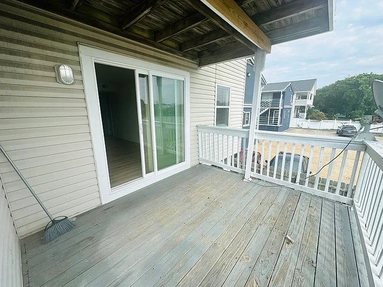 615 W Ocean View Ave #A — Photo 16