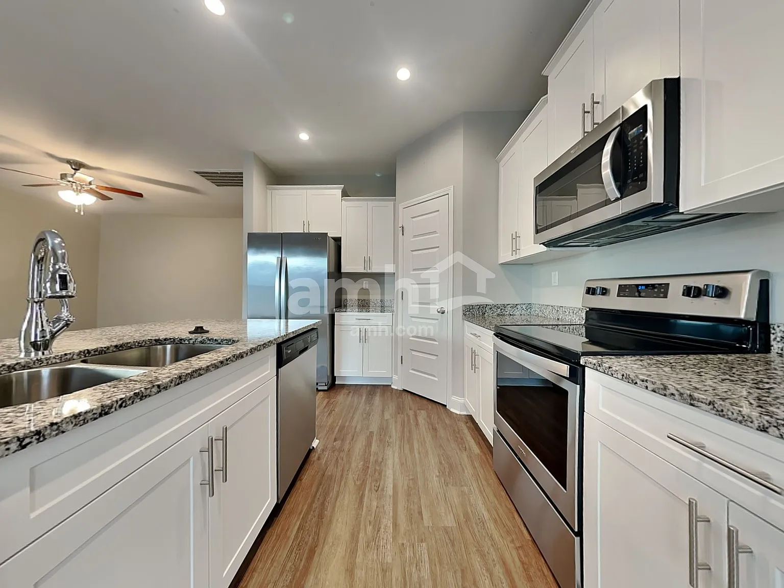 4 bed, 3.0 bath, 2209 sqft, $2,525 — Photo 4
