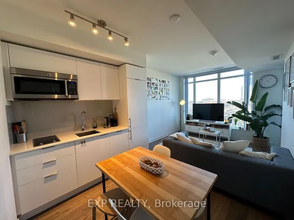 27 Bathurst St, Toronto, ON