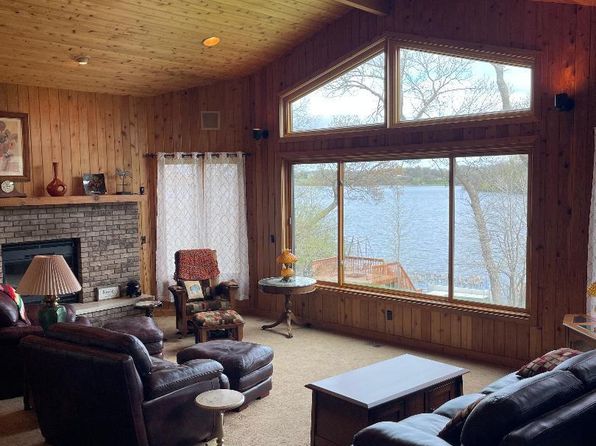 2704 Campus Ln, Albert Lea, MN 56007
