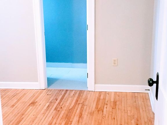 2nd image of 1702 Laurel Ave APT 14