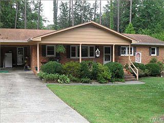 1st image of 200 Landsbury Dr