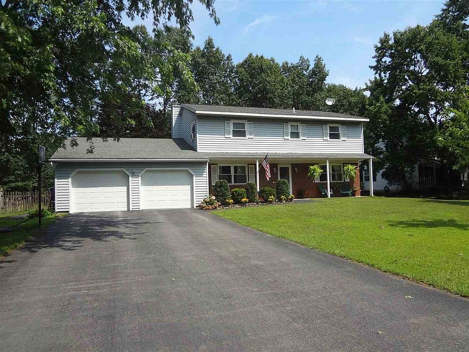 1st image of 10 Firestone Ln