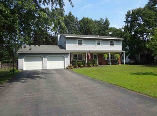 10 Firestone Ln, Clifton Park, NY 12065