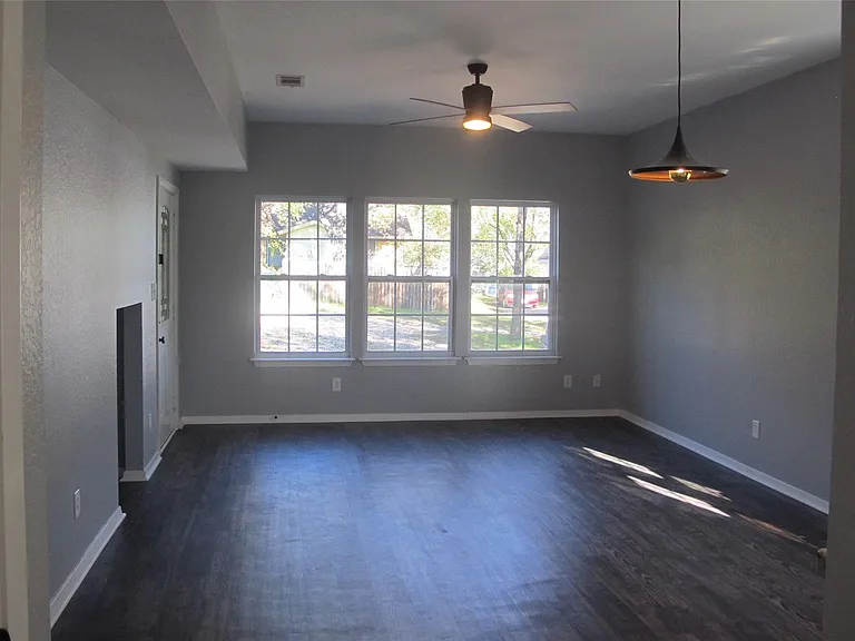 2805 E 22nd St #B — Photo 10