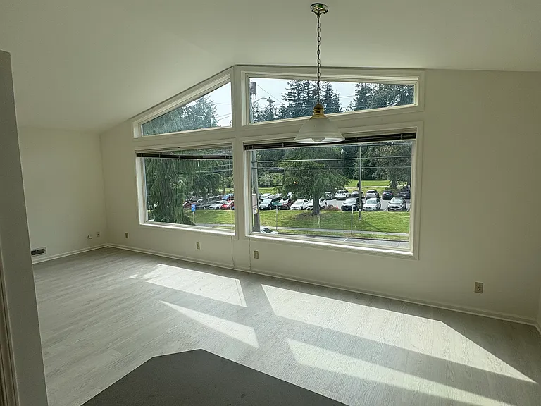 8058 Fauntleroy Way SW — Photo 5