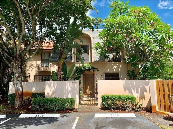 2509 SW 74th Terrace, Davie, FL 33317