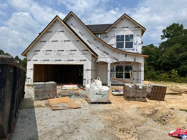 359 Black Oak Dr, Smiths Station, AL 36877