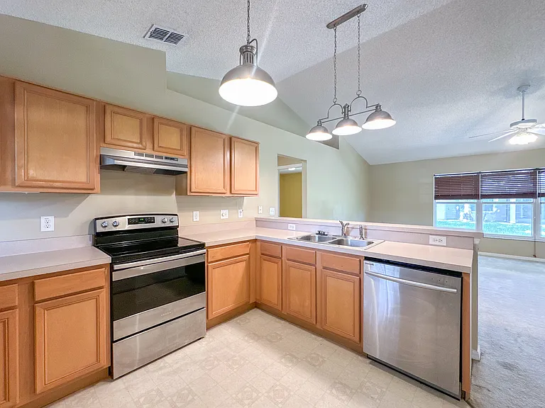 224 Faulkner St — Photo 13