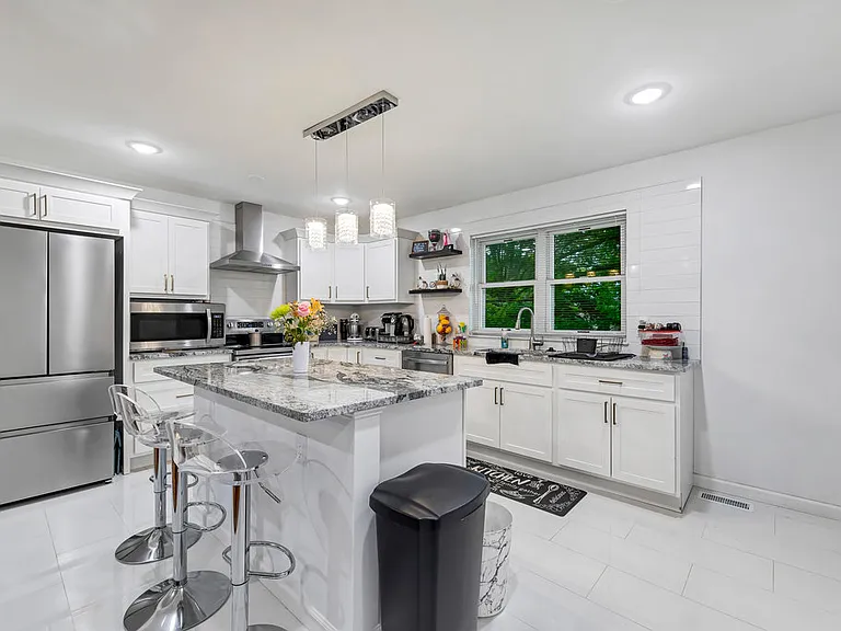 2044 Kingsford Dr — Photo 18