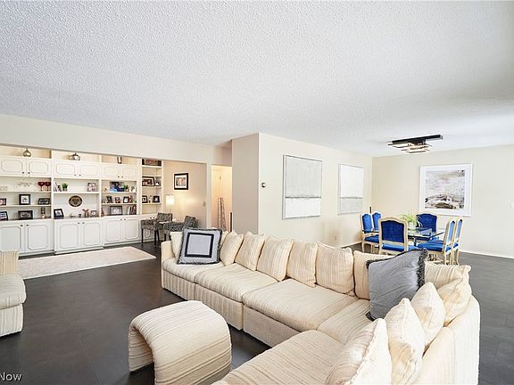 2nd image of 1006 Bunker Dr APT 203
